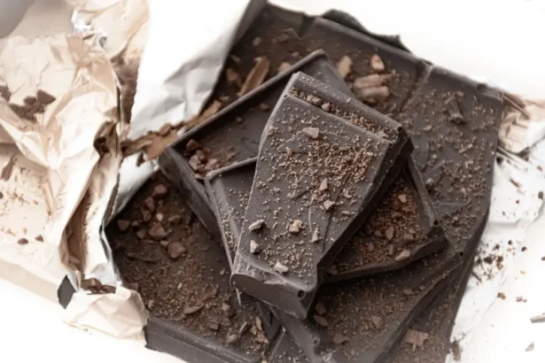Вреден ли е побелелият шоколад?